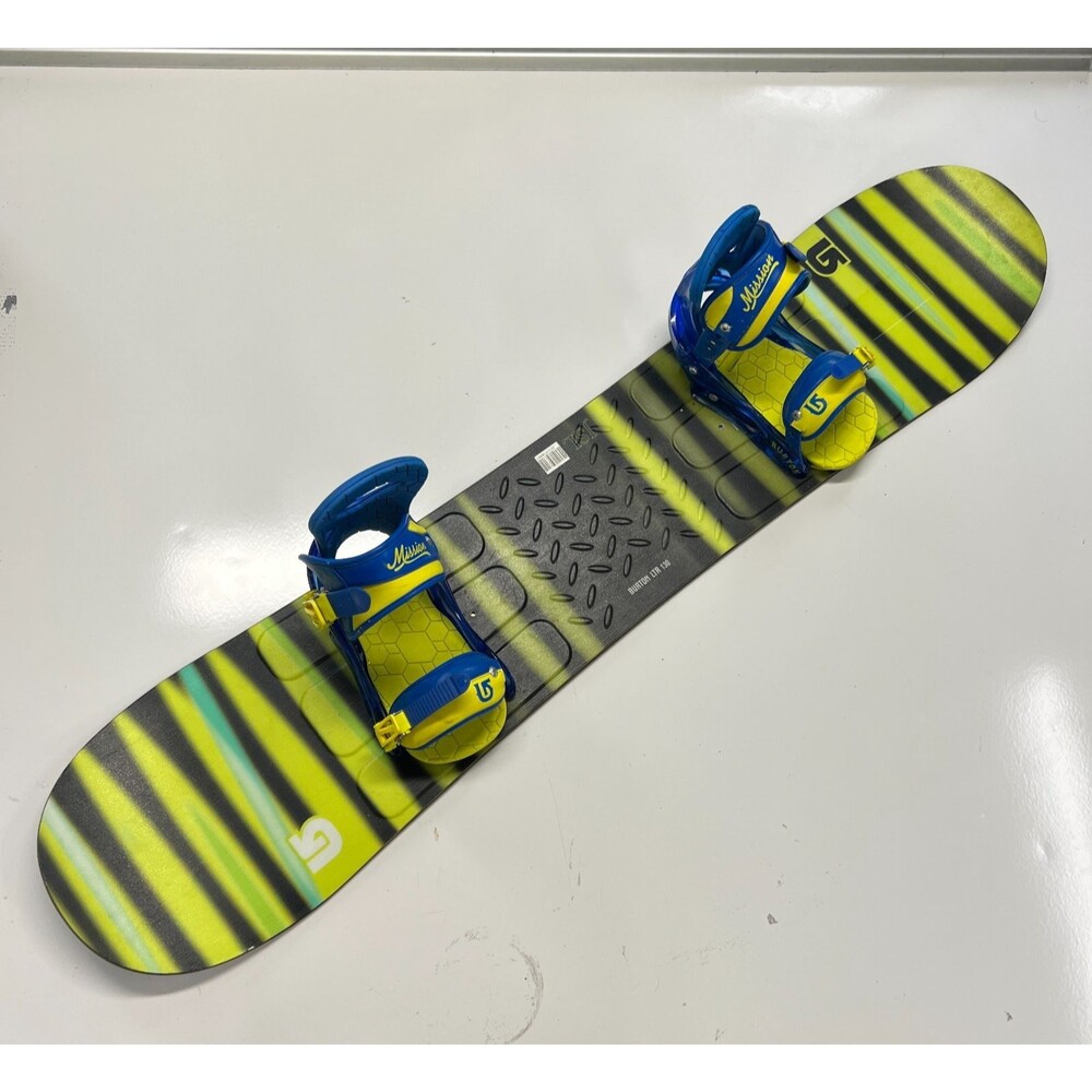 Burton LTR 130 Snowboard w/ Mission Smalls Bindings Youth 130cm Kids